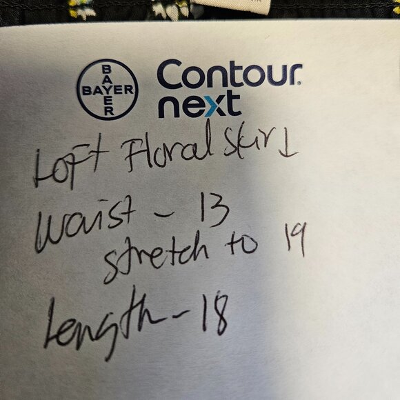 LOFT black floral mini skirt size S - Picture 2 of 7